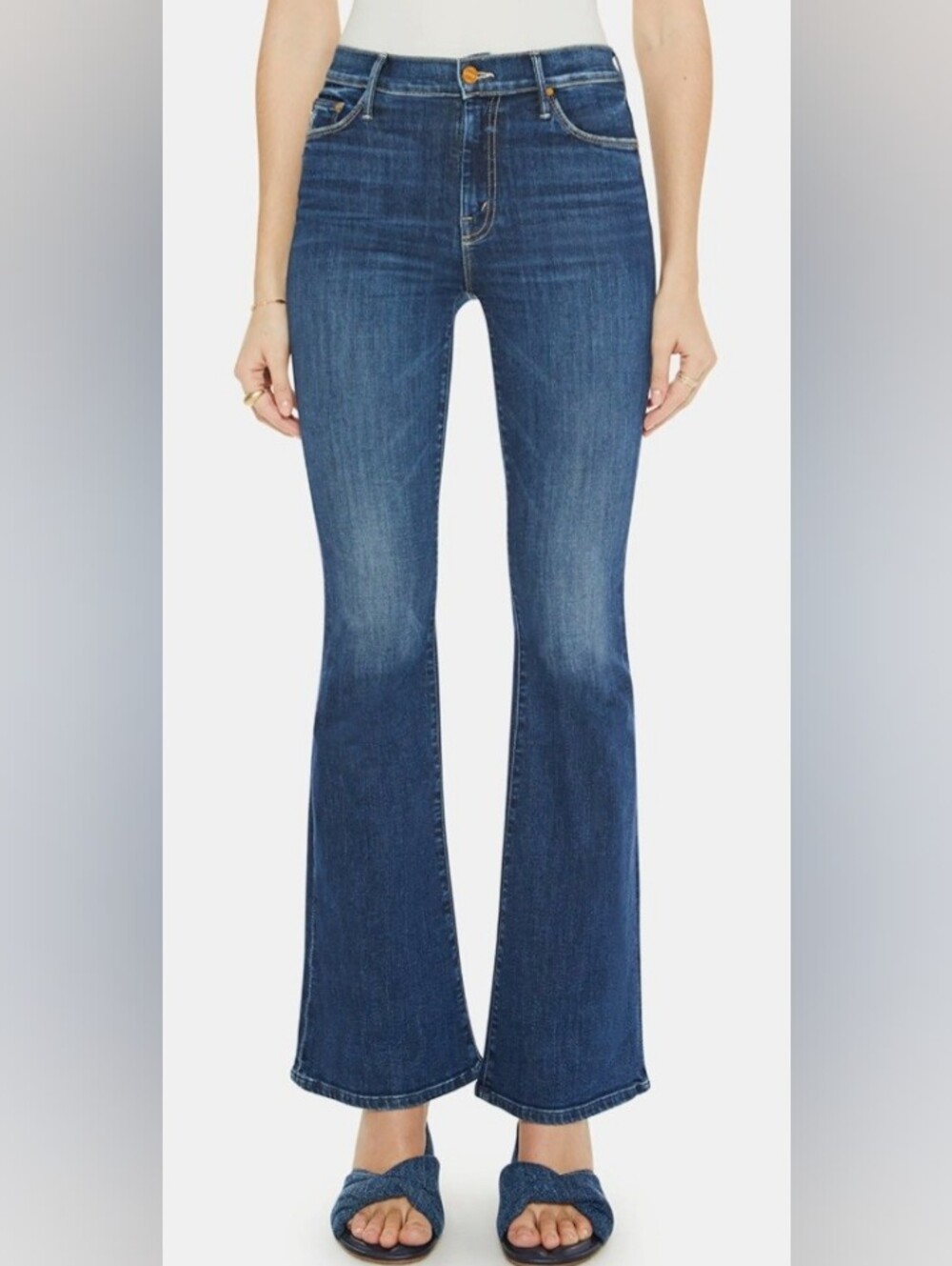 Mother The Weekender Flare Denim Jean Size 24 Teaming Up Medium Wash